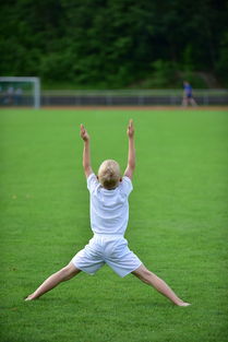 九游娱乐官方-奥运体操选拔赛竞争激烈 年轻选手表现抢眼，奥运会体操竞技比赛  第3张